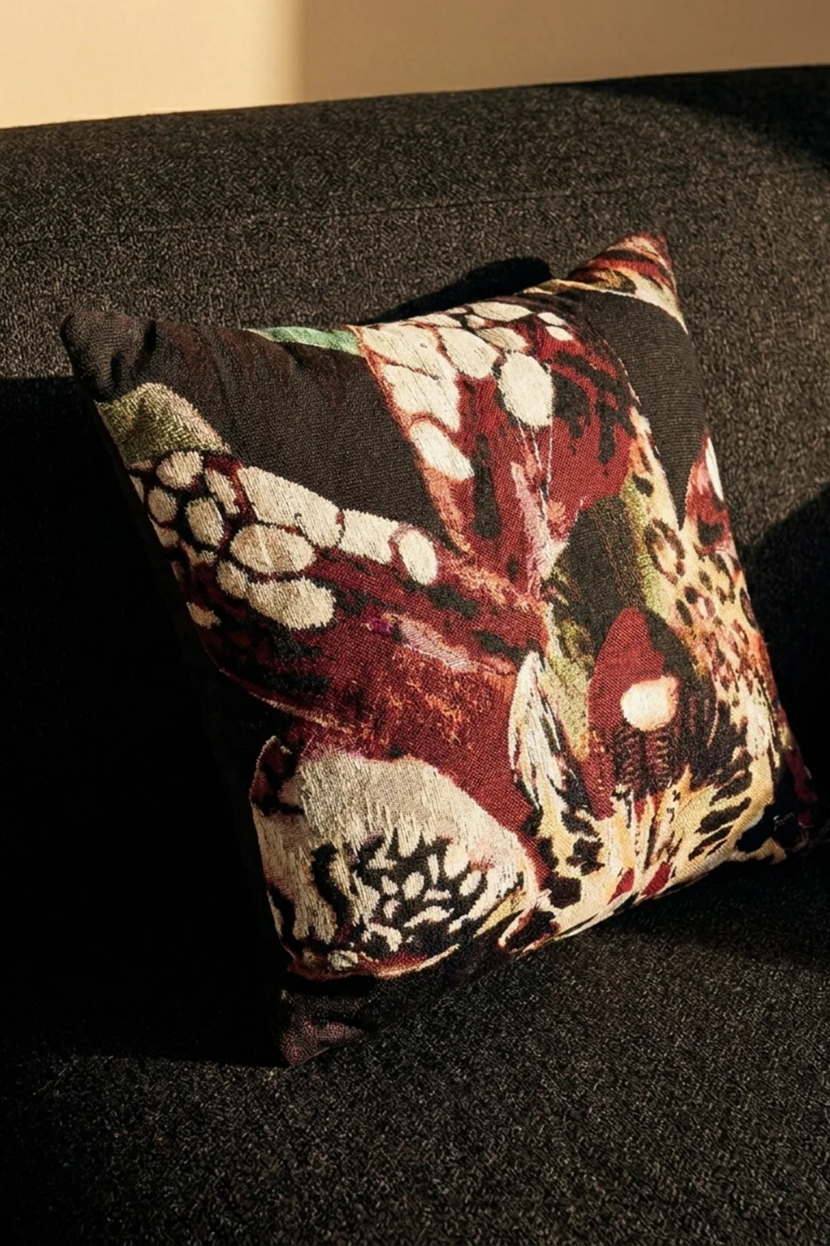 Midnight Orquidea Woven Pillow