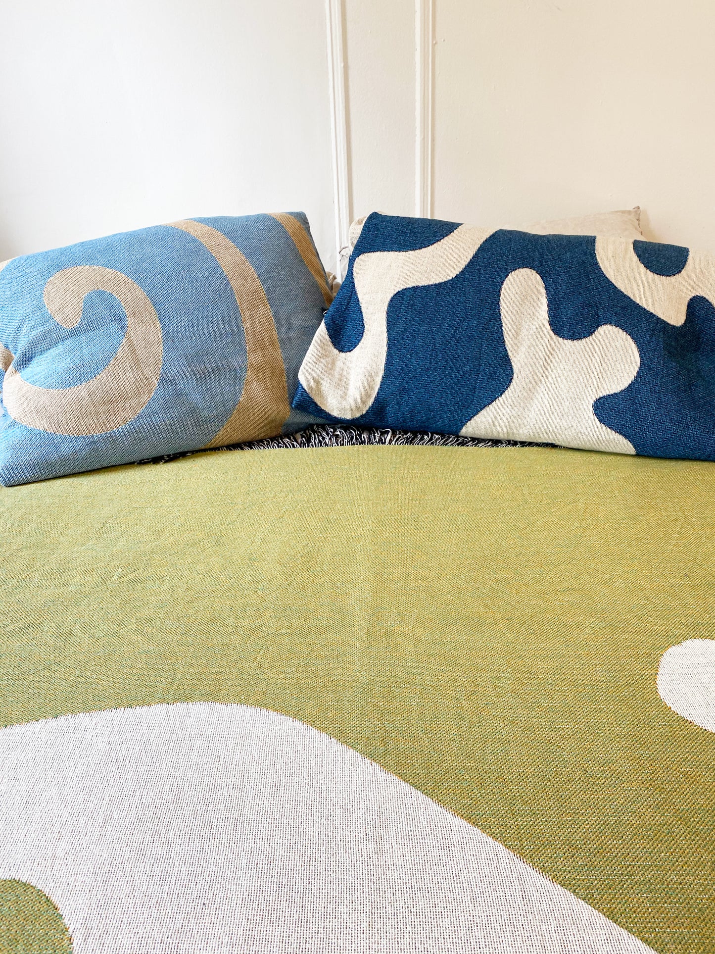 Yin Yang - Olive Woven Throw Blanket