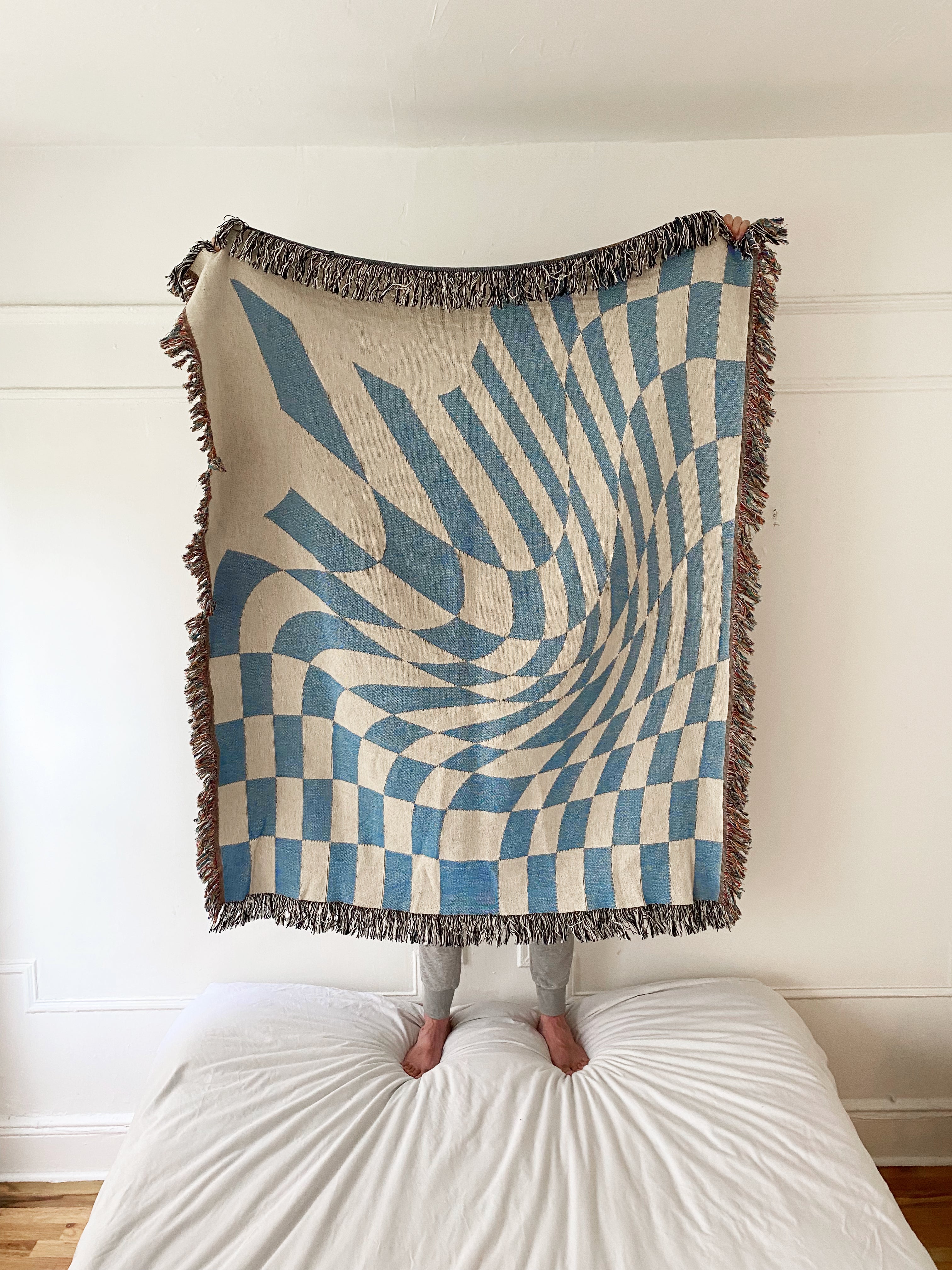 Groovy Grid Woven Throw Blanket – Clr Shop