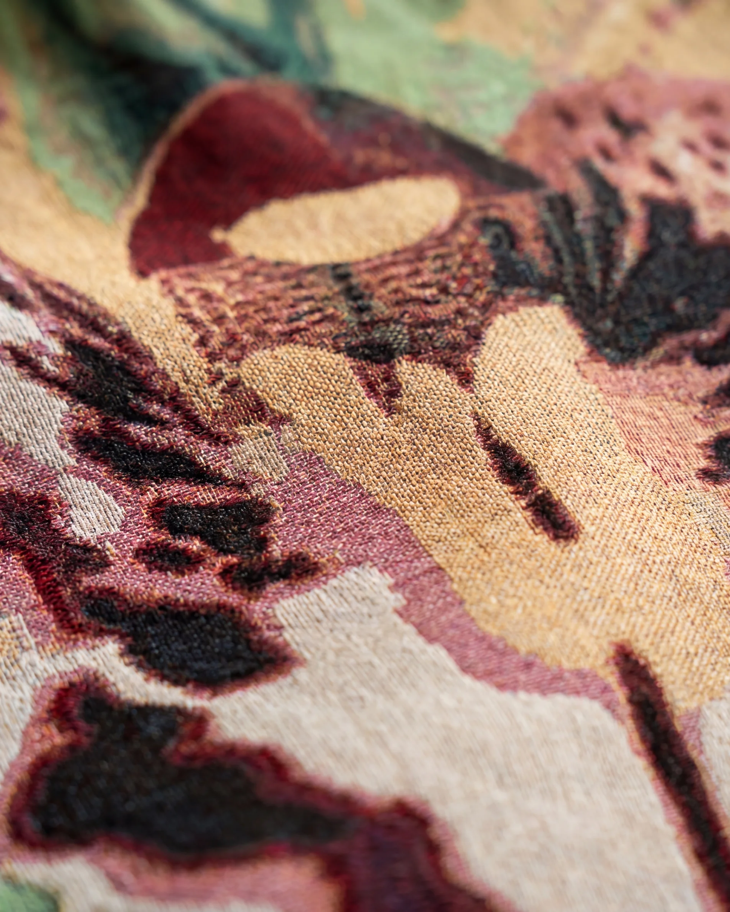 Orquidea Woven Throw Blanket