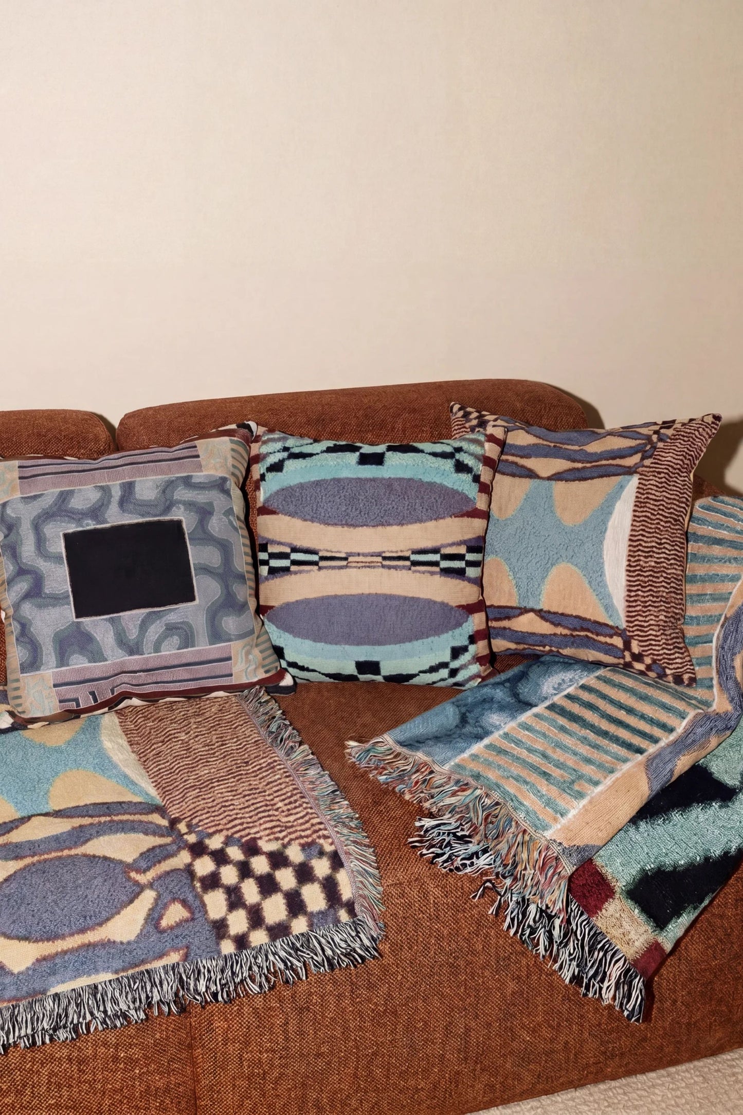 Onda Woven Throw Pillow